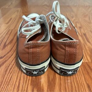 Converse women’s 7.5